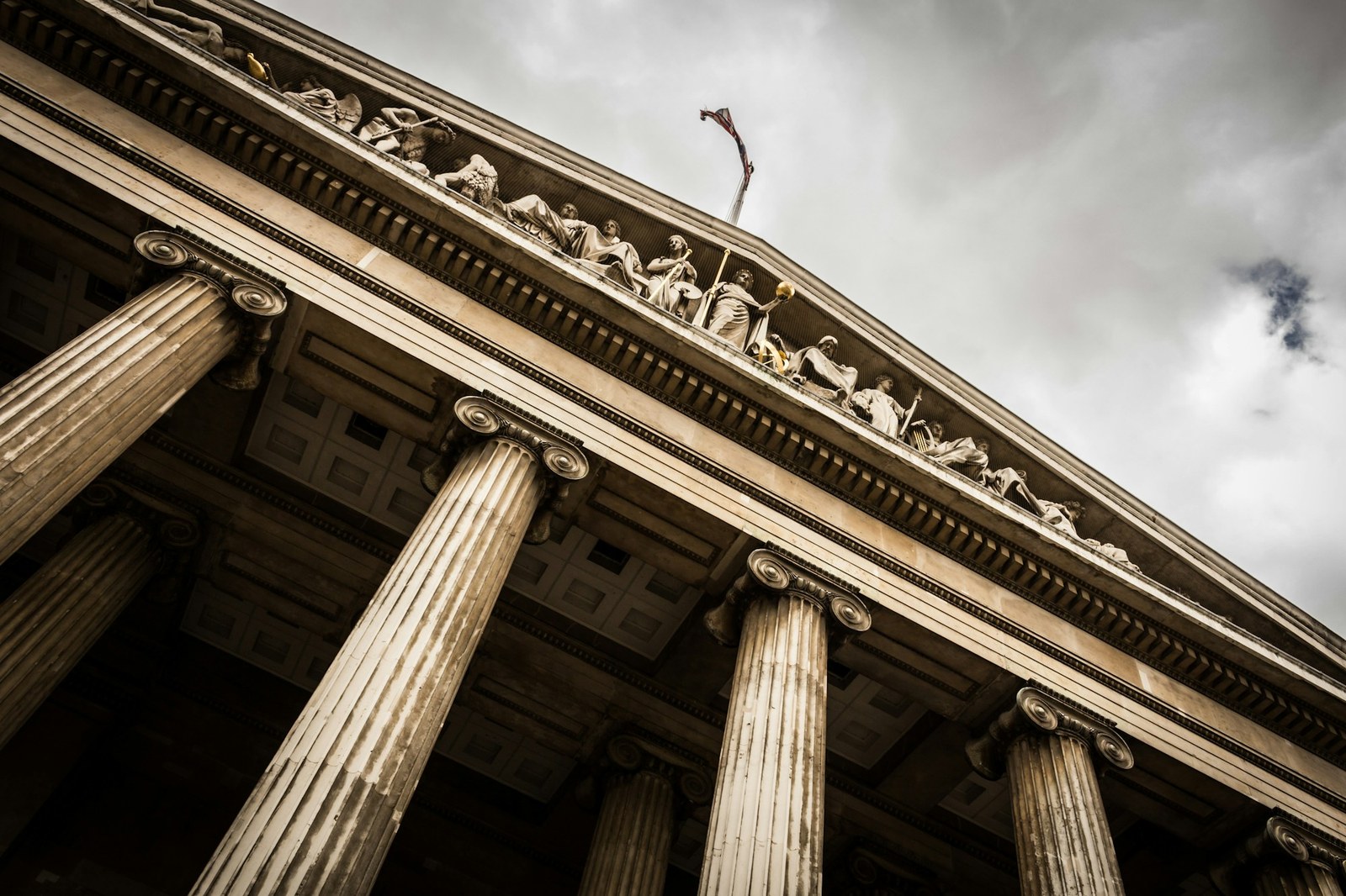 What Is a Contingency Fee Lawyer?